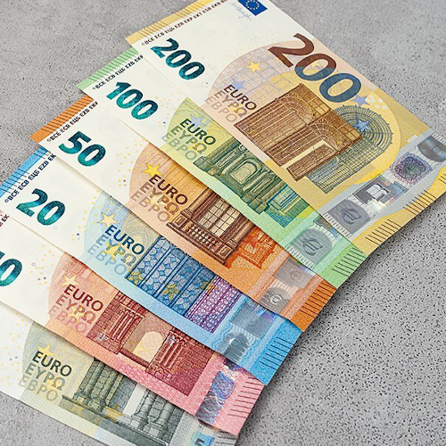 200 Euro Bills