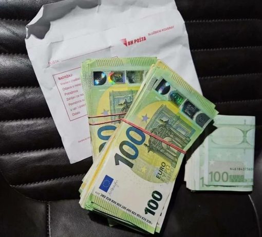 100 Euro Bills